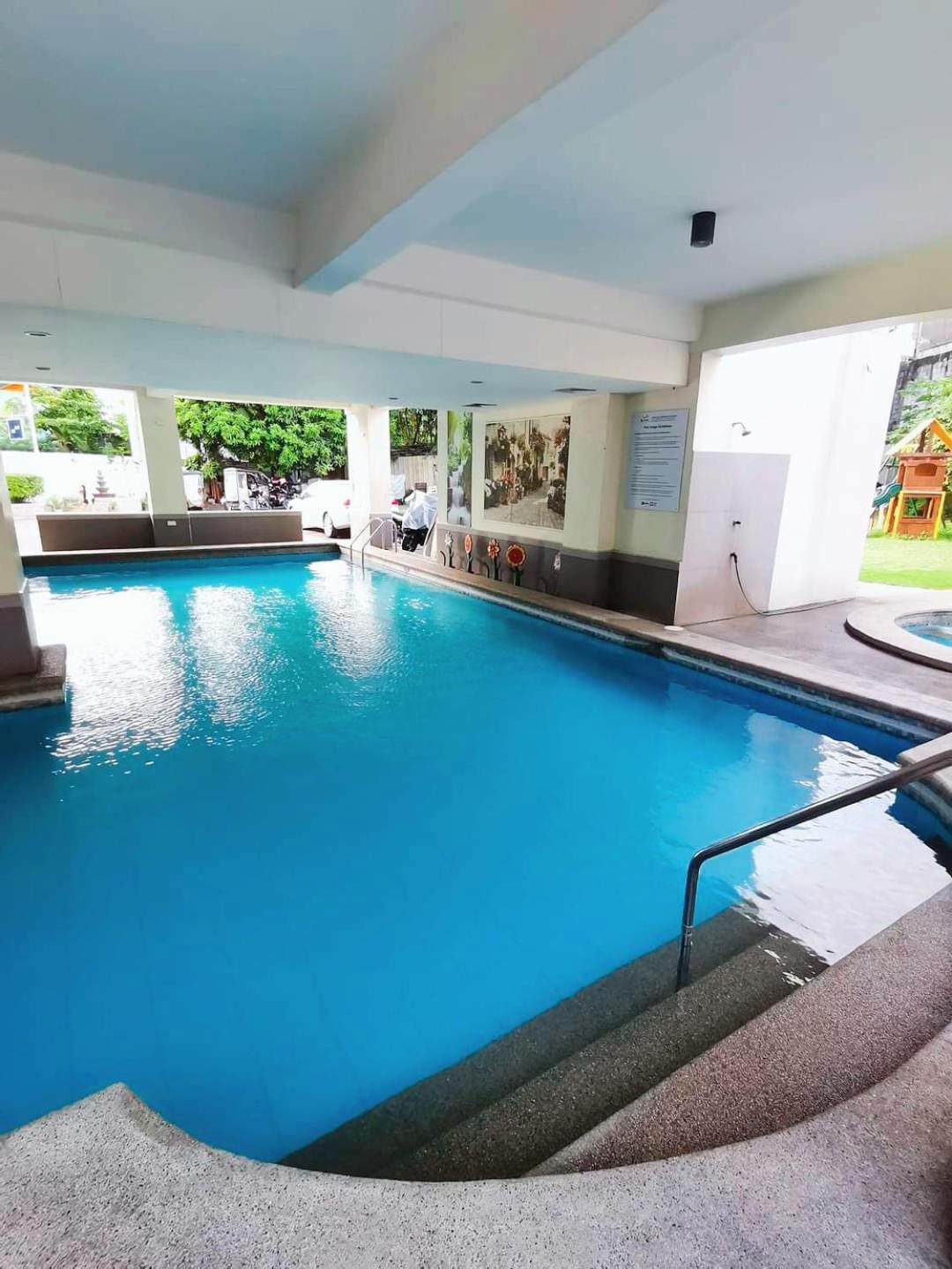 Paradise Realm Condotel Paranaque City Buitenkant foto